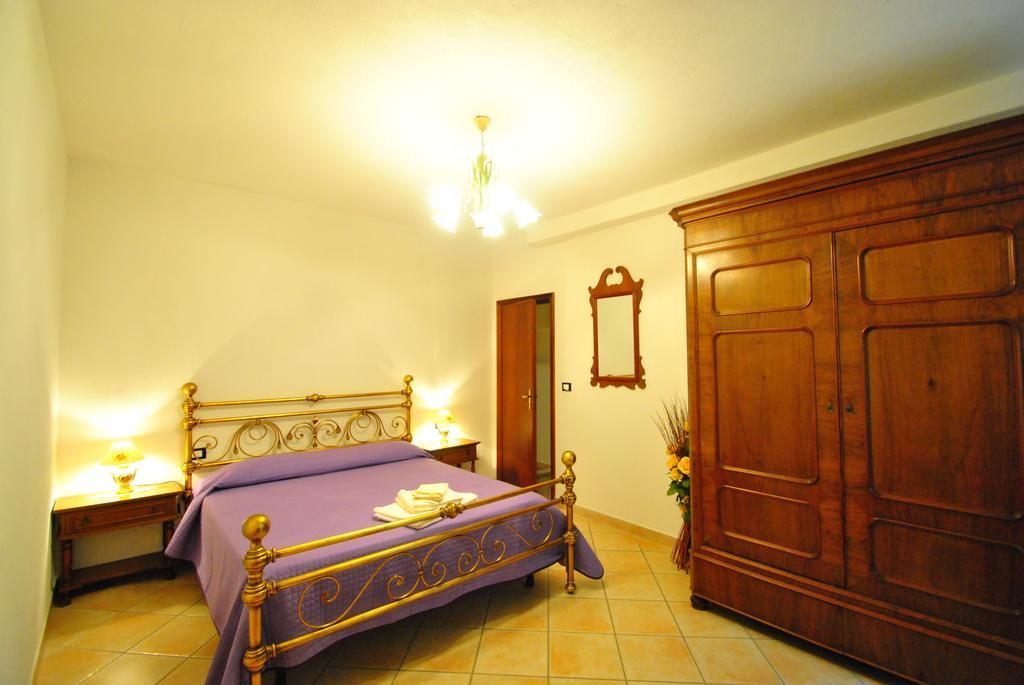 Casa Vacanze L'Agrifoglio Bed and Breakfast Magliolo Kamer foto